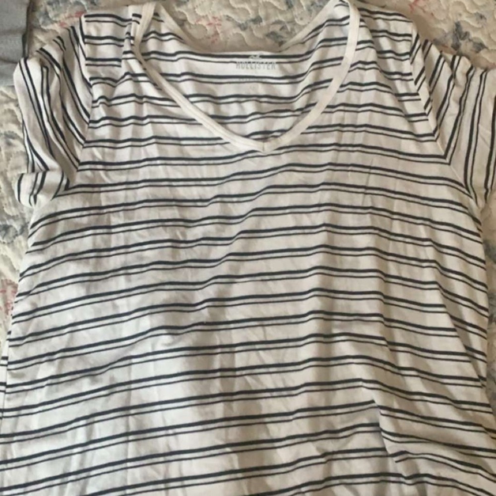 Long v neck shirt from Hollister